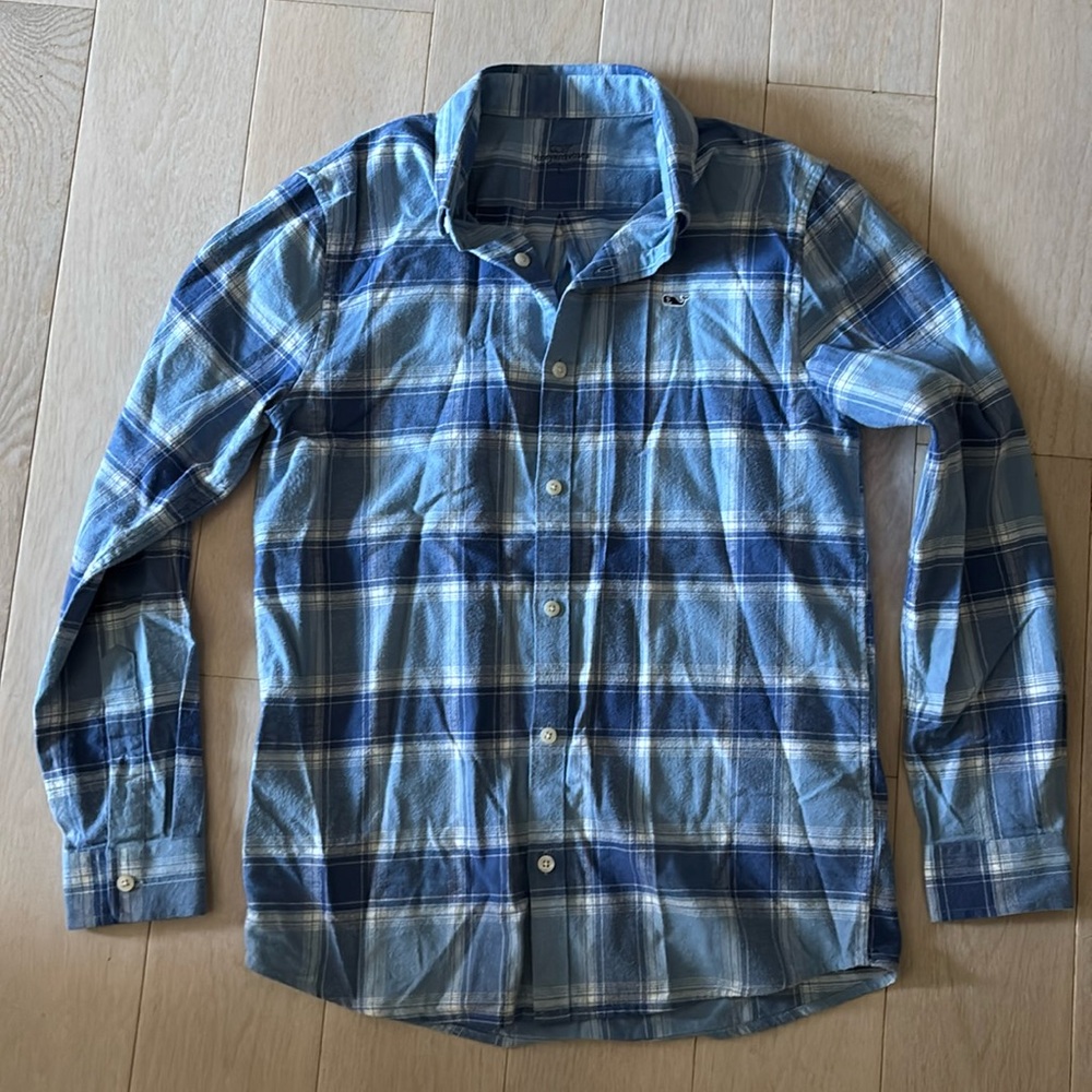 Vineyard Vines Boys plaid blue shirt. Size L. Excellent condition!